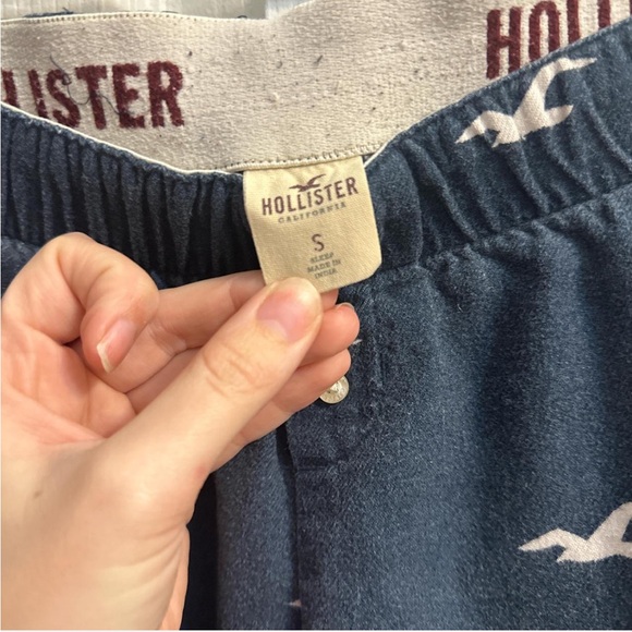 Hollister Navy Blue Pajama Pants with White Seagull Print (logo) - Picture 4 of 5